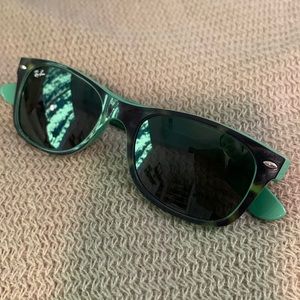 Ray Ban New Wayfarer Sunglasses